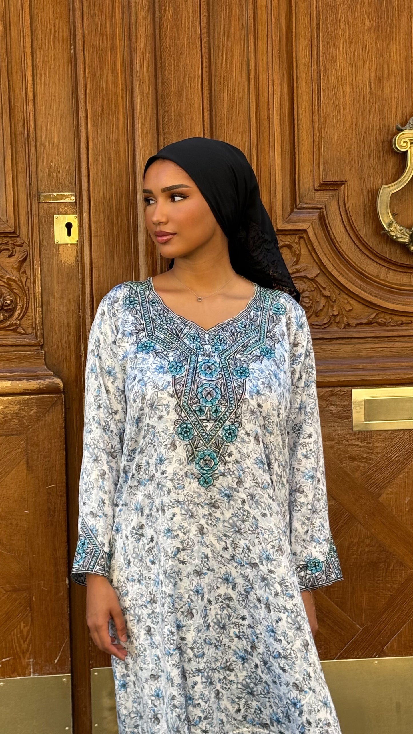Mukhawar bleu